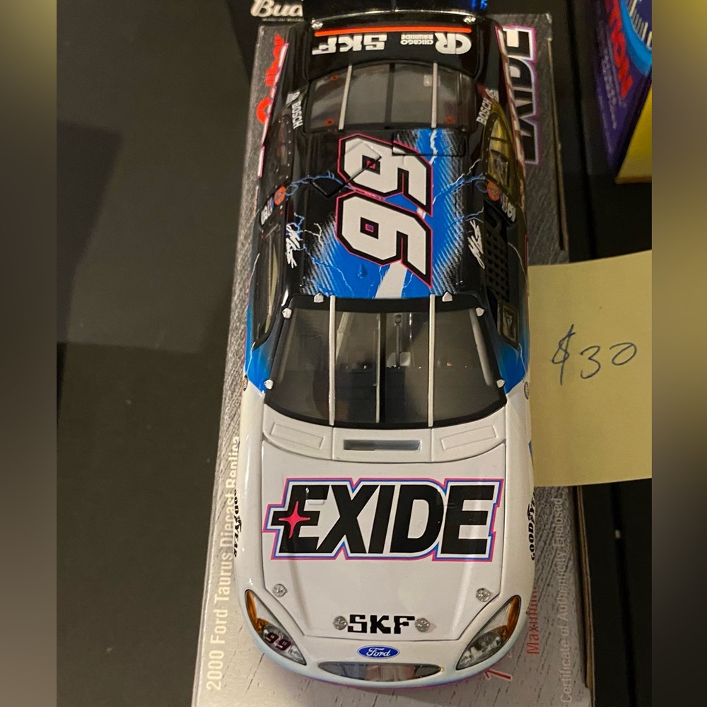 #99 2000 Ford Taurus Jeff Burton 1:24 Die Cast Car
